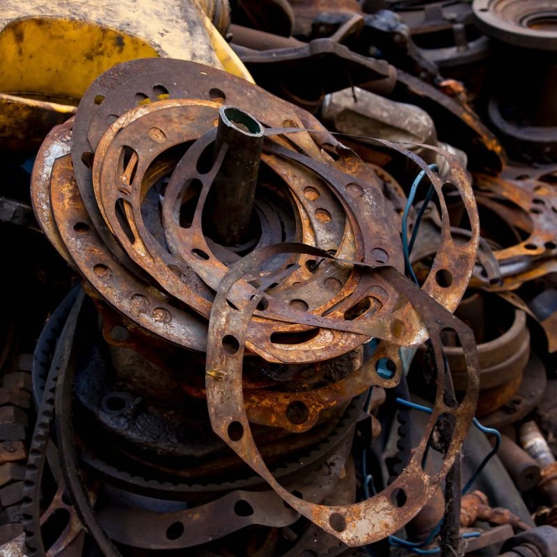 rusty-old-screws-lots-on-stack-material-2023-11-27-05-09-03-utc (1)